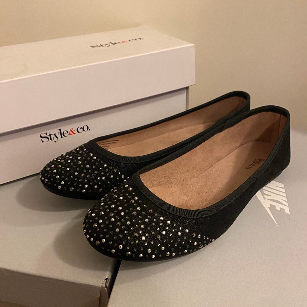 NWT Black Sparkle Flats